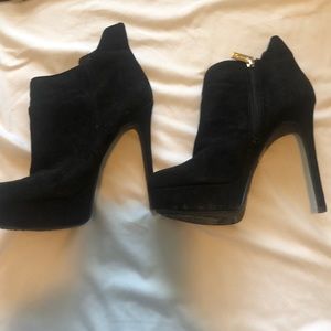 Jessica Simpson black heels suede